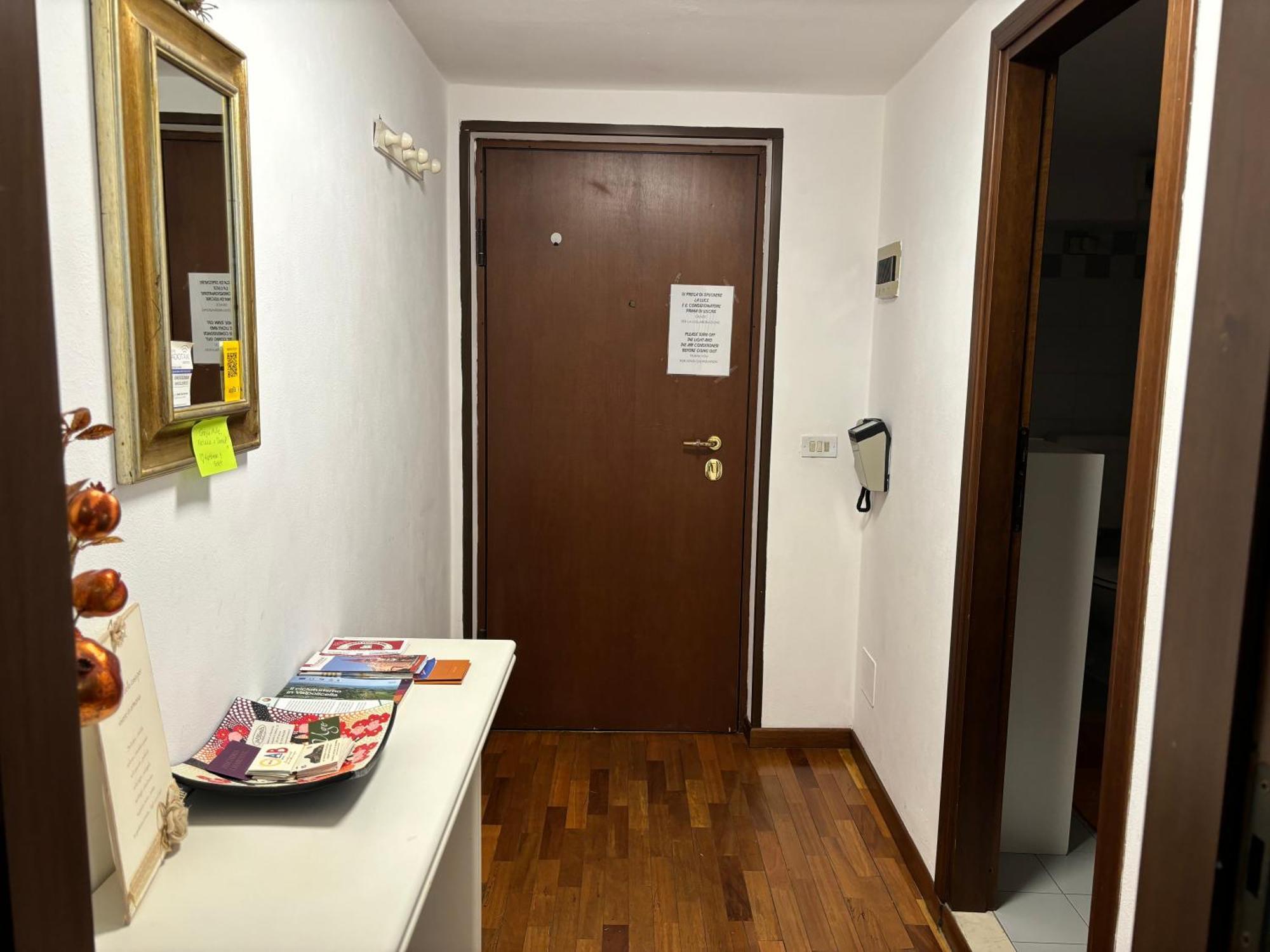 Studio Arena 023091-Loc-04288 เวโรนา ภายนอก รูปภาพ